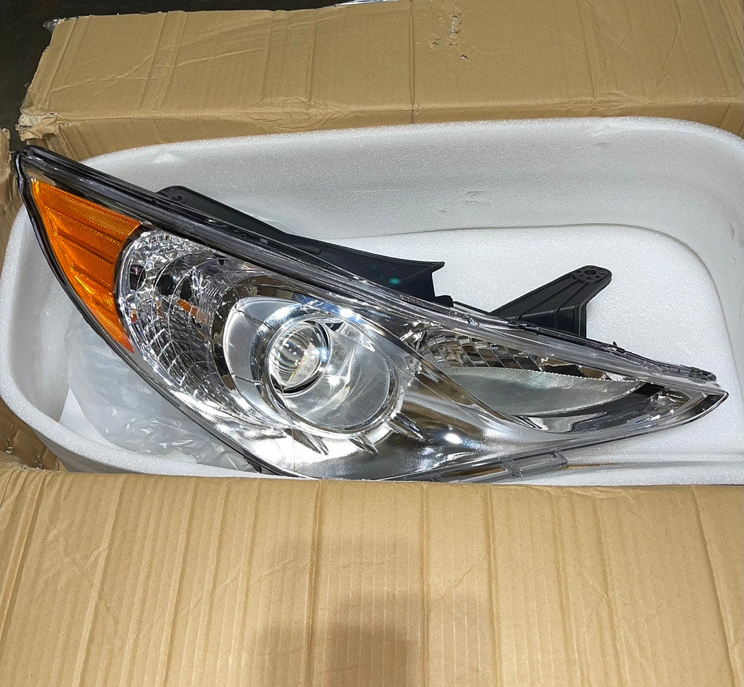 2011 to 2014 Hyundai Sonata Right Passenger Side Headlight