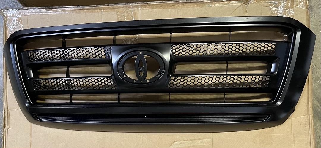 2010 to 2013 Toyota Tundra Bkack Grill parrilla negra OE style grille