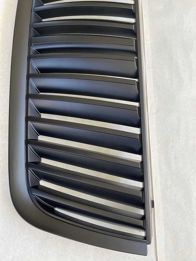 2003 to 2006 Ford Expedition Black Grille Parrilla Negra