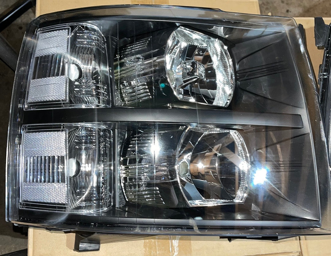 07-13 Chevy Silverado BLACK HOUSING AND CLEAR