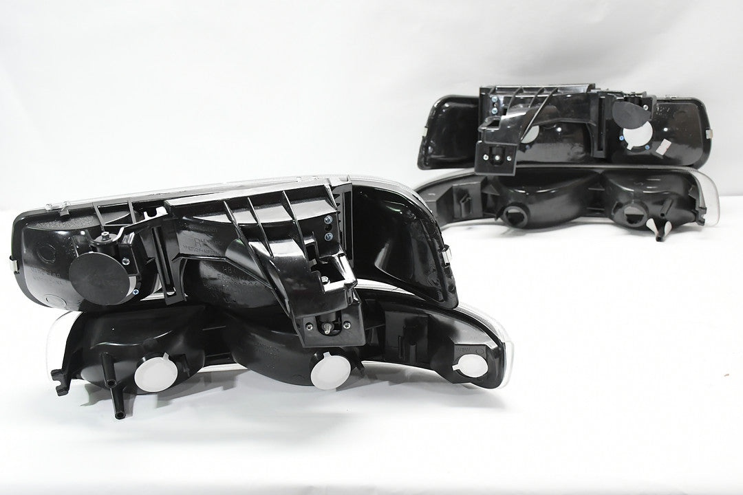 99-02 Chevy Silverado BLACK HOUSING AND CLEAR HEADLIGHTS