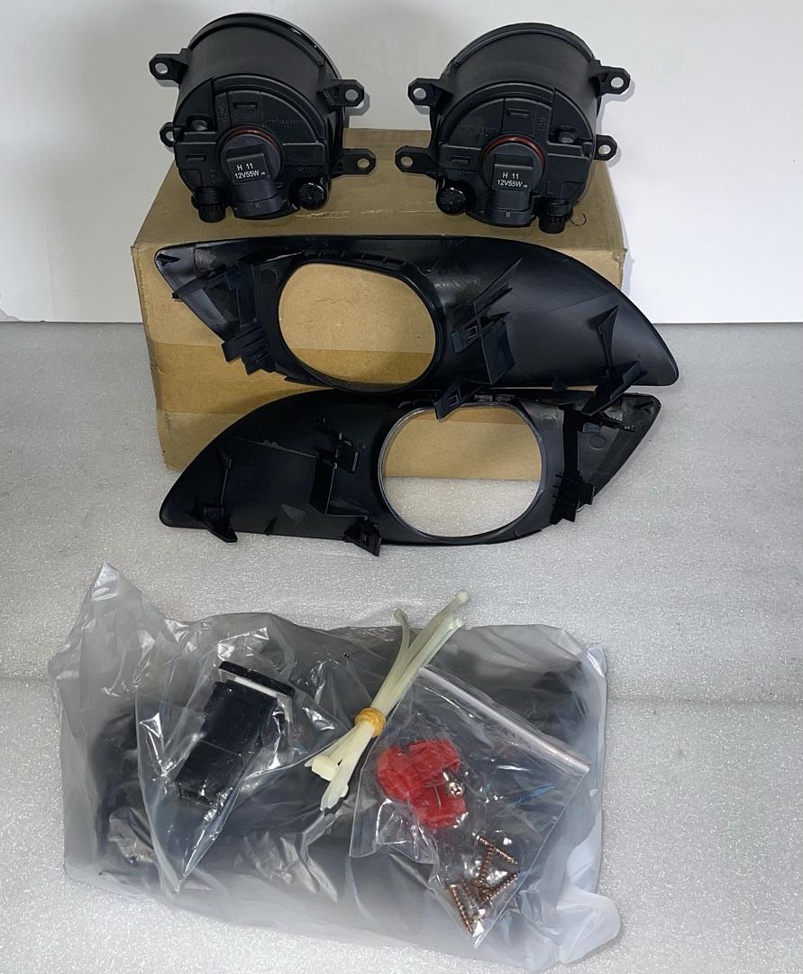. Toyota Yaris Hatchback Smoked Fog Lights for 2009 to 2011
