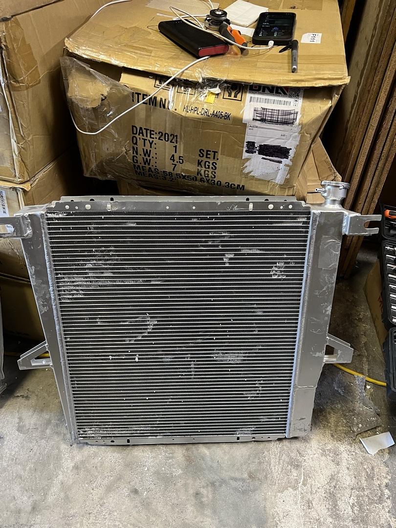 AS IS RA-FE98-3 98-03 Ford Explorer 98-10 Mazda B4000 AT/MT 2.3L 4.0L radiator