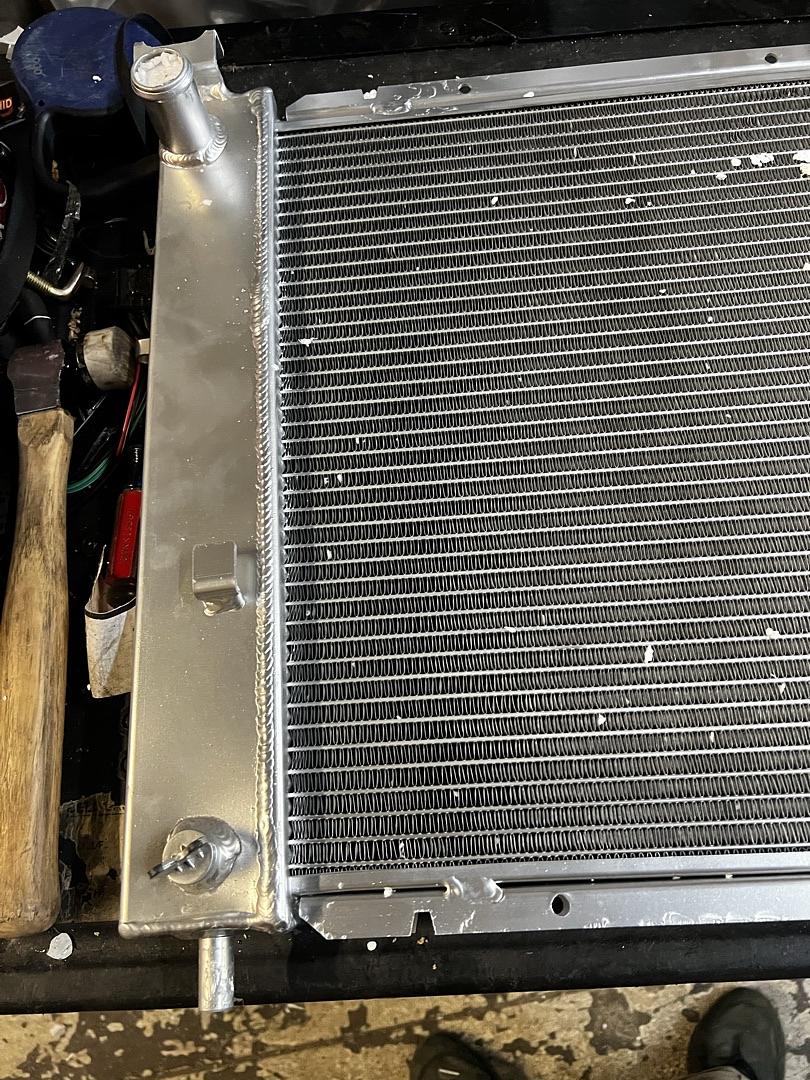 00-07 GMC Yukon 00-06 GMC Yukon XL 1500 99-06 GMC Sierra 1500 silverado 99-00 GMC Sierra 2500 02-05 Cadillac Escalade 2-Row Full Aluminum Radiator (Copy)