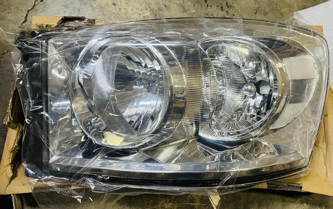 06-08 Dodge Ram Left Headligt