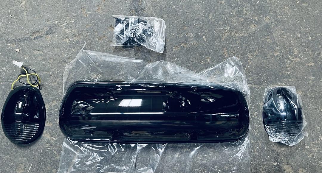 For 2002 to 2006 Chevy Silverado / GMC Sierra GMT800 LED Cab Roof Center Light + Pair Side Lamps (Smoked Housing Yellow LED)
