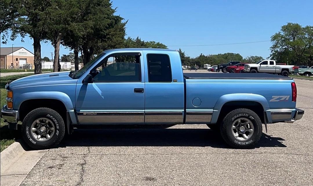 88-01 C/K 1500-3500 6.5Ft Fleetside Bed Pickup Truck Bed Top Roll-Up Vinyl Soft Tonneau Cover