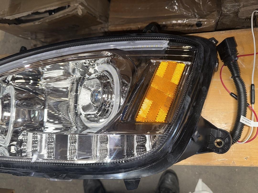 08-19 Kenworth T170 T270 T370 T660 T700 Driver Left Side Headlight