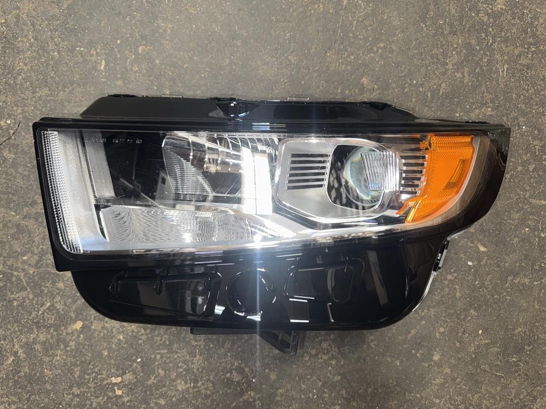 15-18 Ford Edge Driver Left Side Headlight