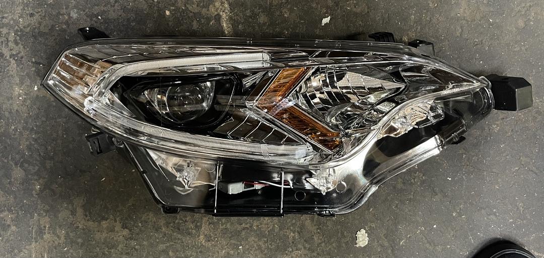 2017 to 2019 Toyota Corolla Right Side headlight