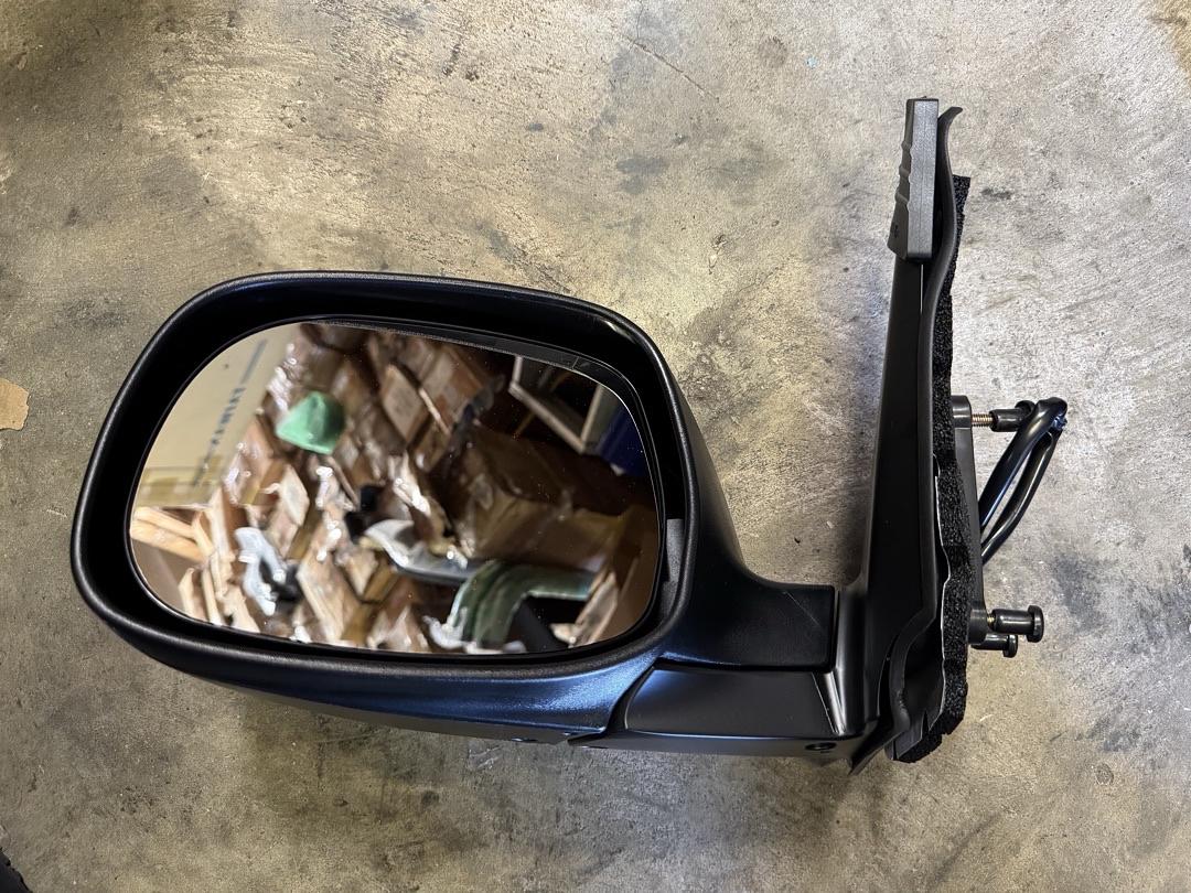 04-06 Toyota Tundra Driver Left side Mirror