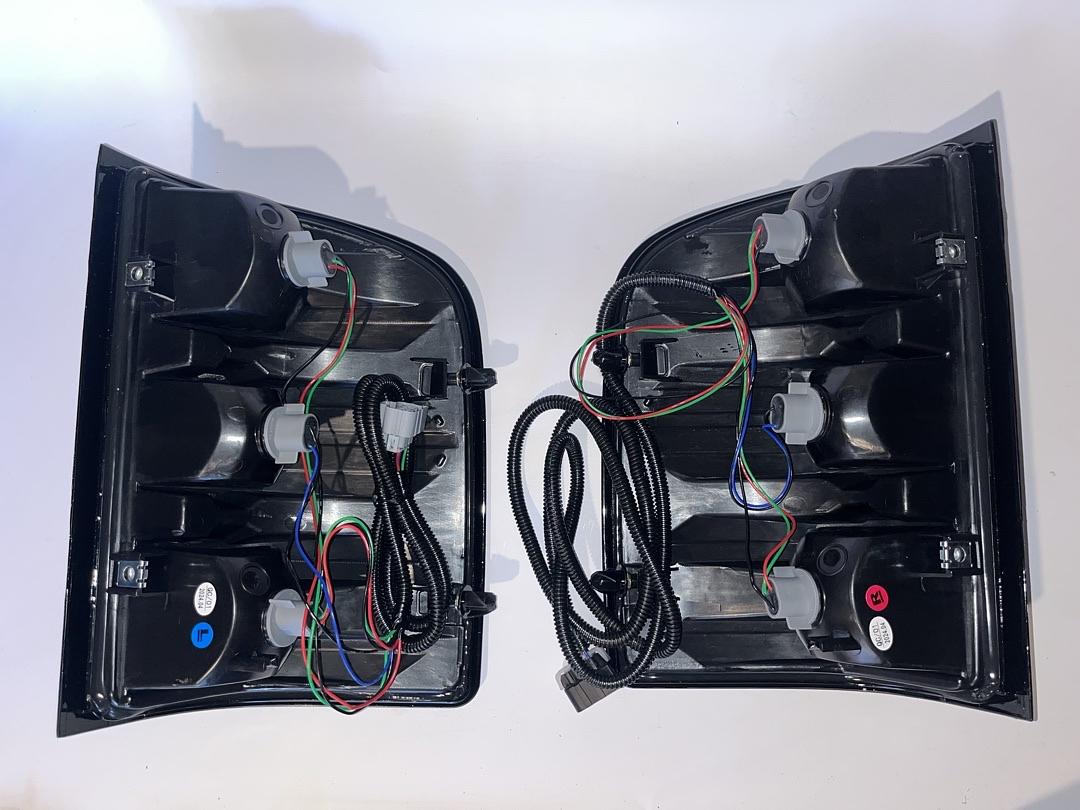 TL-ZTL-005-BKSM 07-13 Chevy Silverado Taillights
