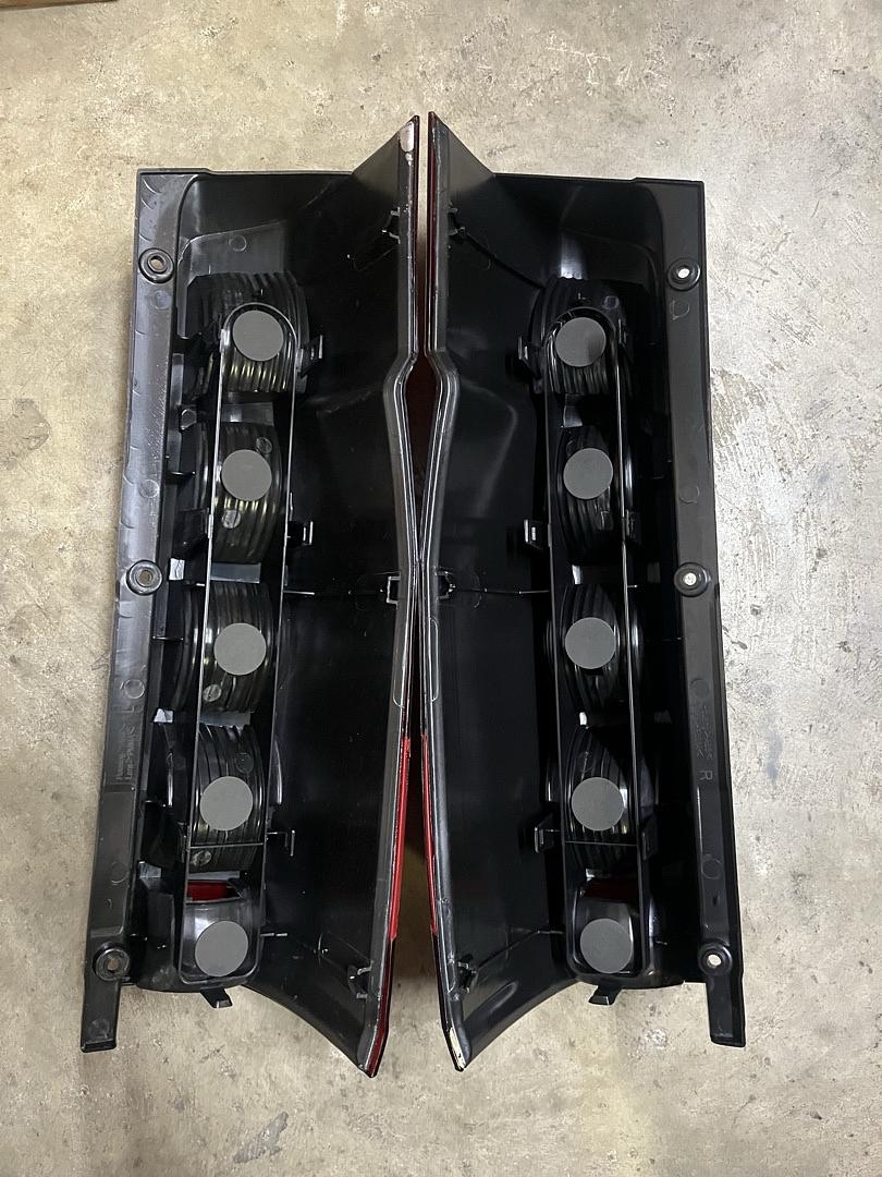 07-19 Dodge Sprinter Tailights