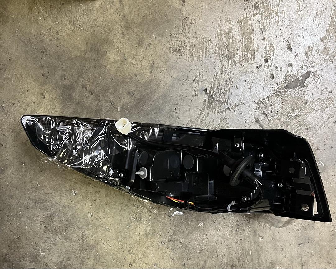 22-24 Mazda CX-5 (Right Side) Outer Tailight