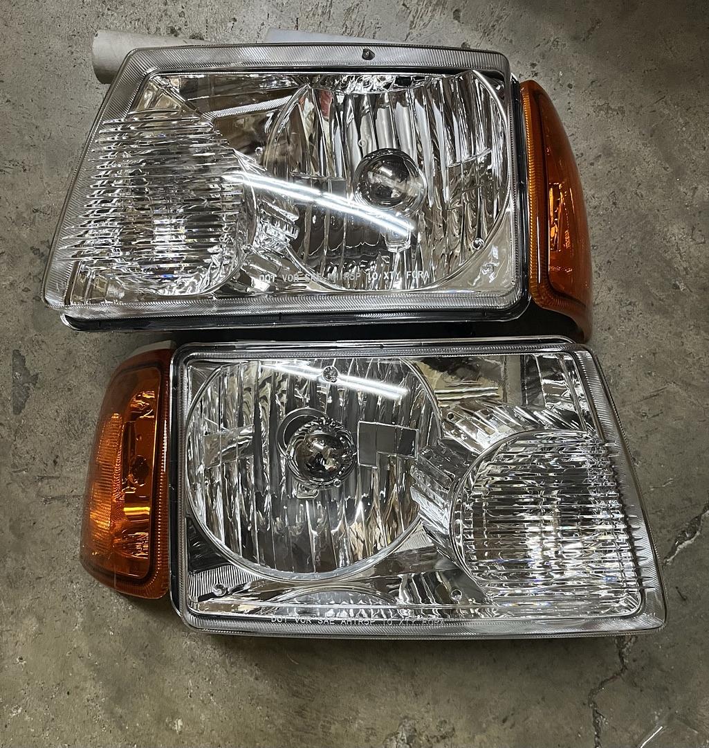 01-11 Ford Ranger Headlights