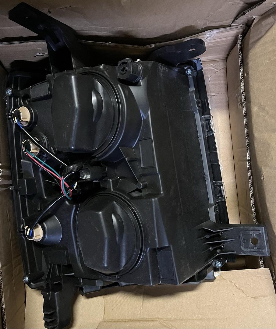 14-15 Silverdo Left Side Headlight