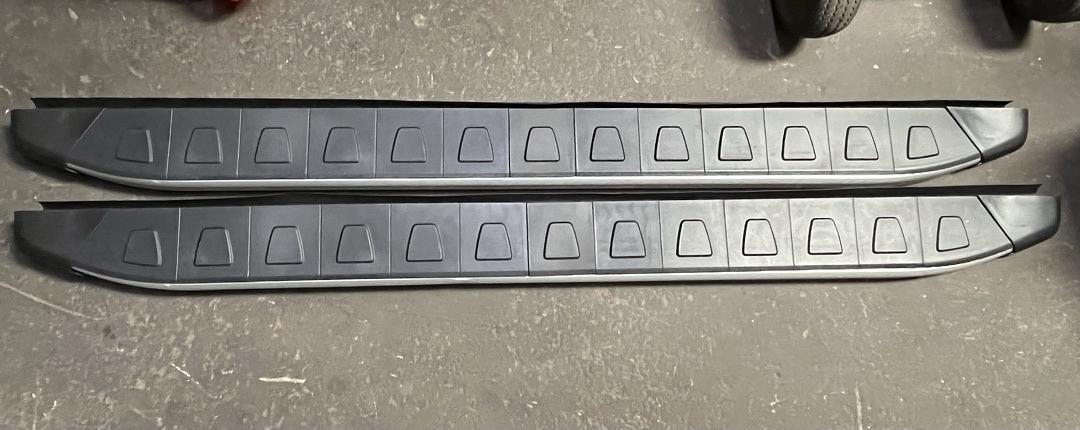 13-17 SANTA FE SUV 5.75' METALLIC/BLACK SIDE STEP BAR NERF RUNNING BOARDS