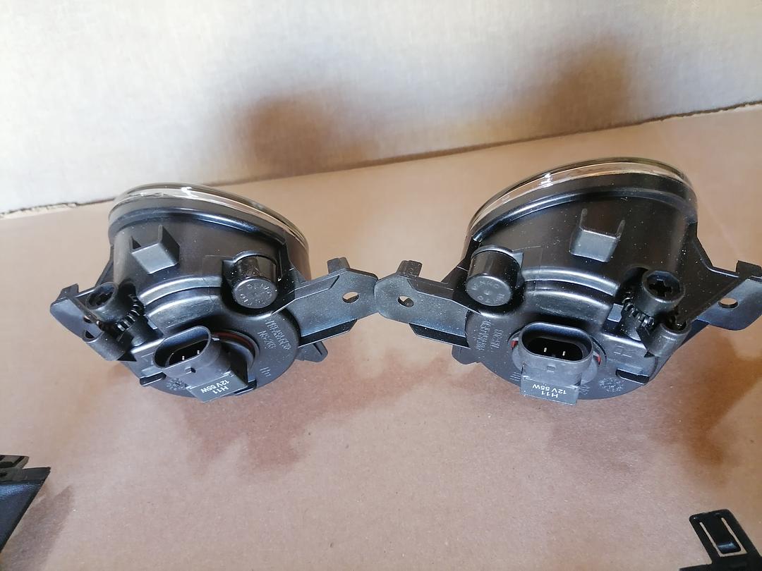 Pair of Chrome Smoked Lens Fog Lights w/Bezels Switch & Wiring Harness Compatible with 2013-2015 Nissan Altima Sedan