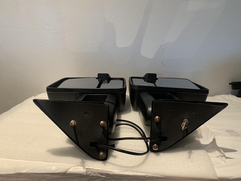 Manual Adjustment Mirrors LED Turn Signal Lights