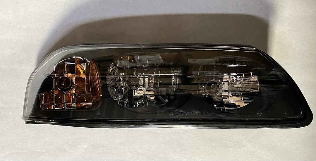 2000 to 2005 Chevrolet Impala Right Side Headlight