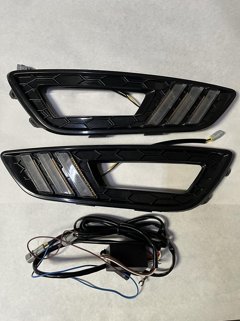15 16 17 Ford Focus Fog Light Bezel plus wiring harness Fog light not included