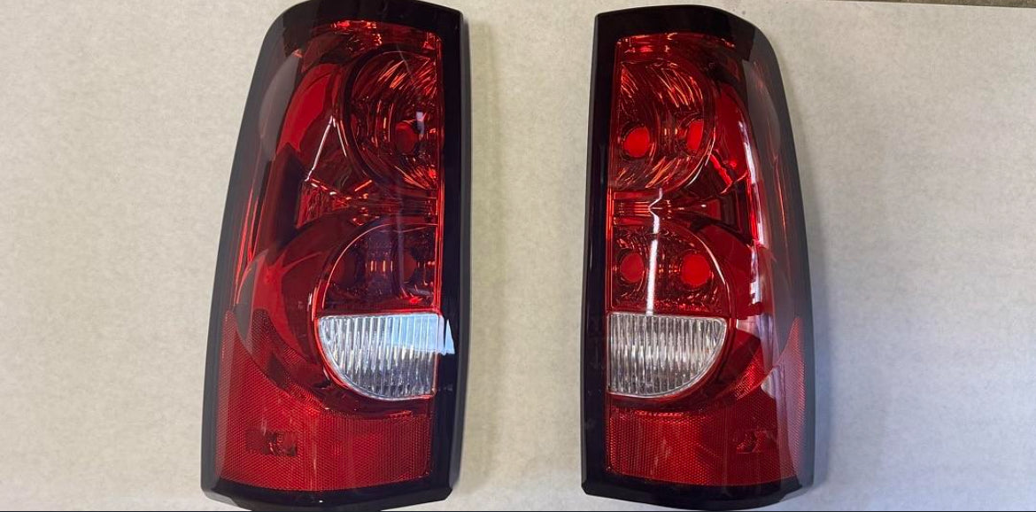 2003 to 2006 Chevy Silverado GM Sierra Tail  Light Luces Micas Calaveras