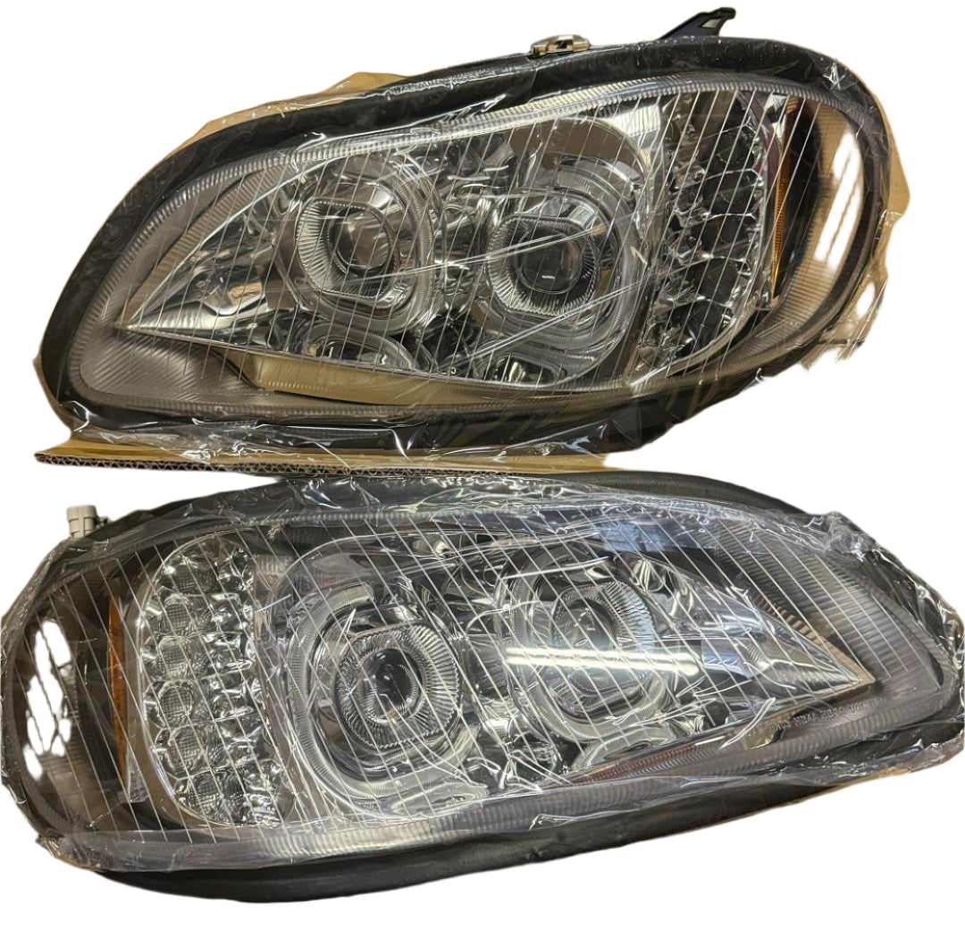 2003 to 2019 Freightliner Business Class M2 106 and 112 LED Projector Headlight Faros Micas Camion