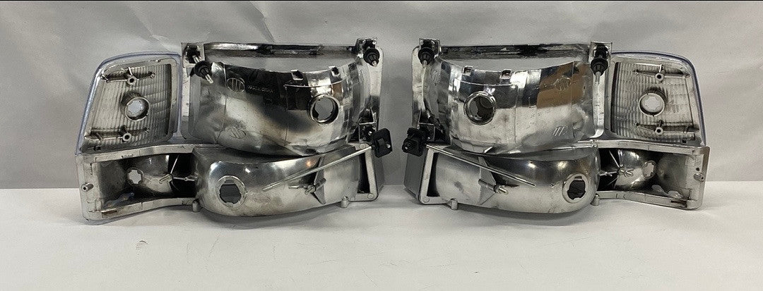 92-96 Ford F-150 / F-250 / F-350 92-96 Ford Bronco Chrome Amber Headlights