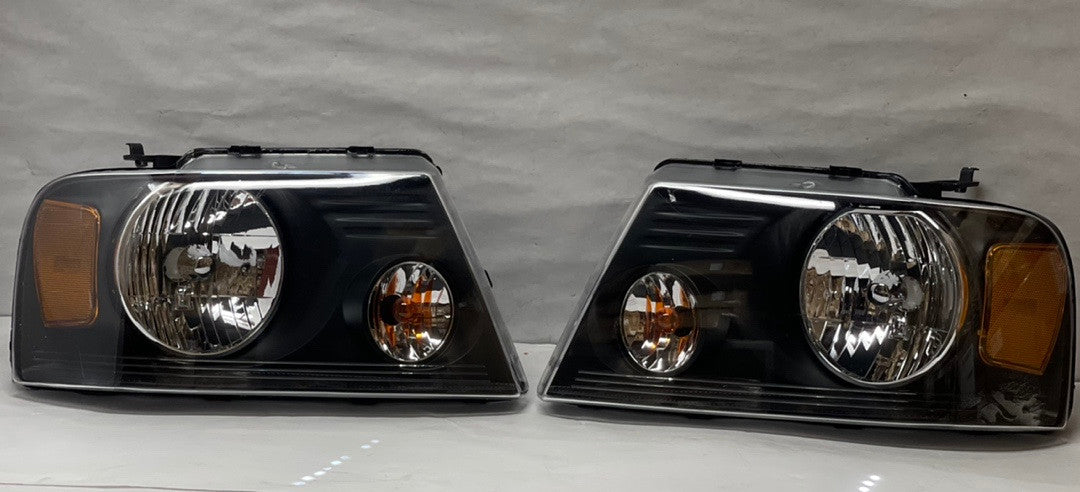 04-08 Ford F-150 black housing amber Headlights