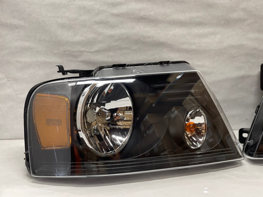 04-08 Ford F-150 black housing amber Headlights
