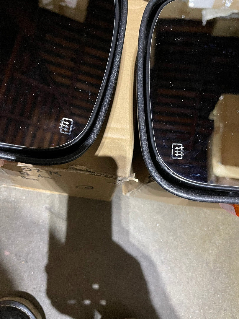 Powered adjusted Heat Towing Mirrors for Chevy Silverado / Suburban / Tahoe / Avalanche / GMC Sierra Yukon for 2007 to 2013