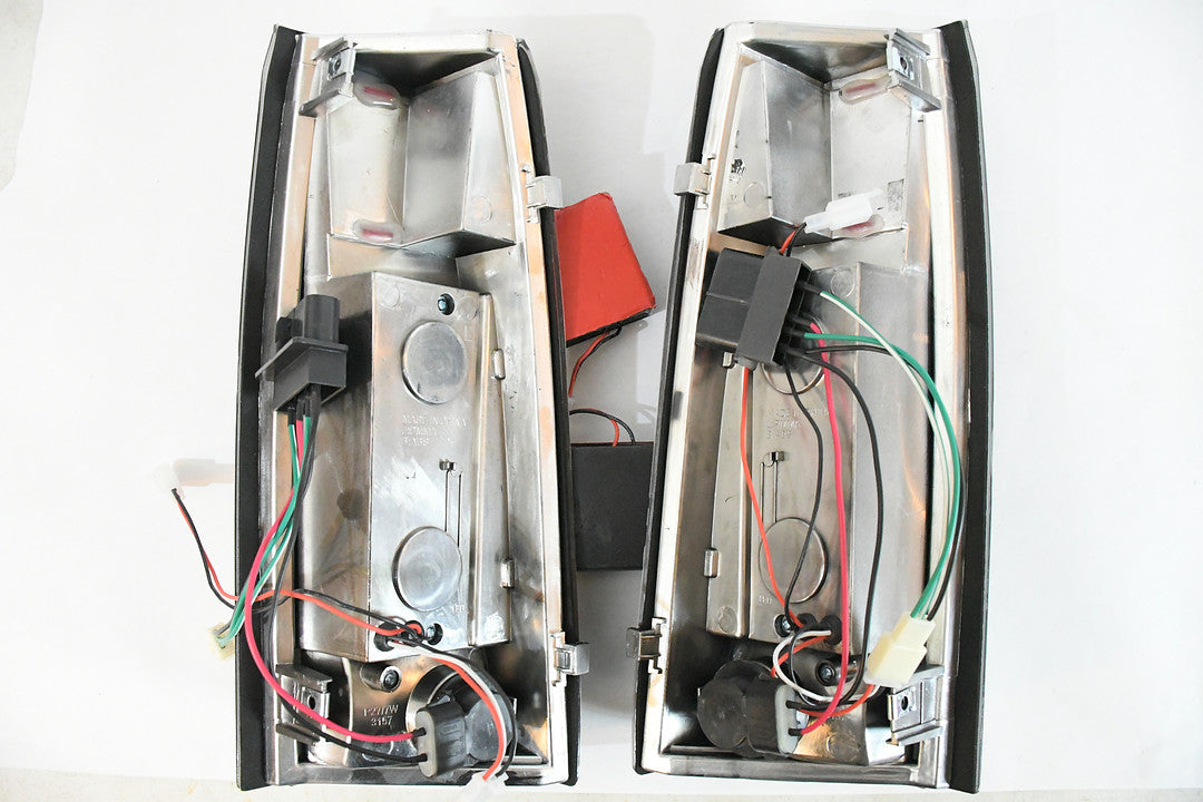 88 to 2000 Chevrolet Tahoe Suburban Blazer Escalade LED Smoked Tail Light Luces Traceras Calaveras