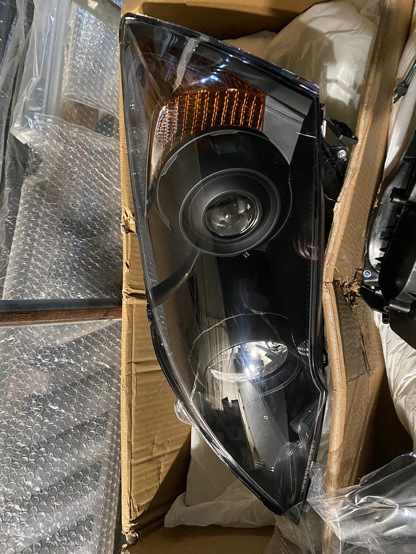 HL-HPL-HCRC07-BK-AM 07-11 Honda CR-V black housing and amber Projector Headlights
