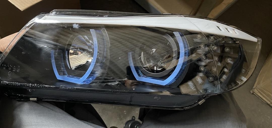 05-08 BMW 325i/ 325xi Led Color Changing Black Housing White Headlight