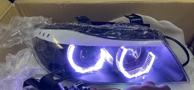 05-08 BMW 325i/ 325xi Led Color Changing Black Housing White Headlight