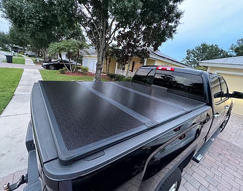 Truck Bed Top Hard Solid Tri-Fold Tonneau Cover Compatible with 07-13 Silverado / Sierra 1500 6.5Ft Bed 81L 67.5W