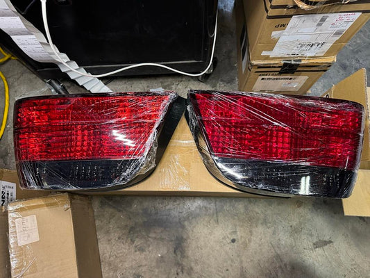 R TL-E3895-RD-SM BMW 7-SERIES Red Halogen Taillights for 1995 to 2001