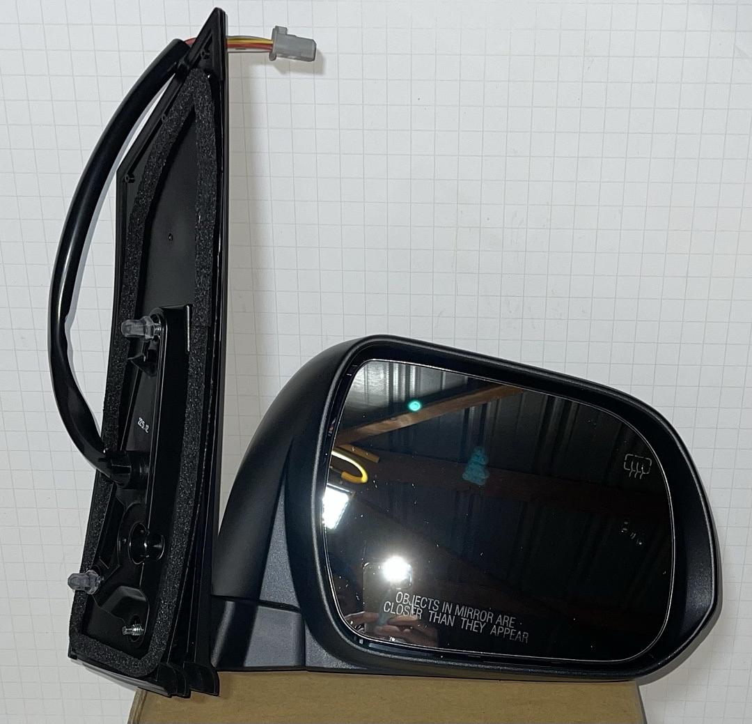 Toyota Sienna Passenger Side Power / Heat / Signal / Blind Spot / Puddle Light Mirror for 2013 to 2017