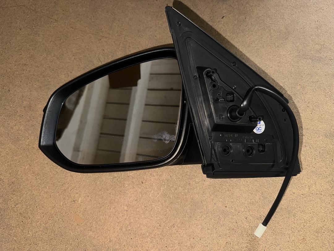 13-15 Toyota RAV-4 Driver Left Side Mirror