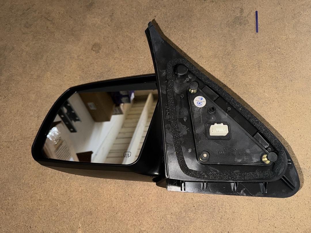 14-15 Toyota Tundra single Driver Left Side Mirror