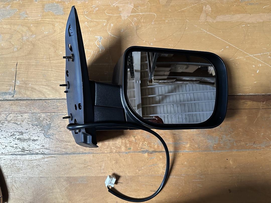 04-10 Nissan Titan Infiniti QX56 Passenger Right Side Mirror