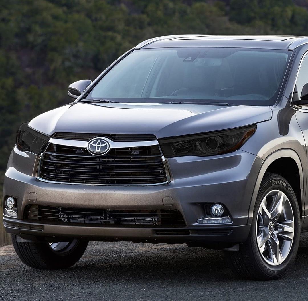 . Toyota Highlander Smoked Amber Reflectors Projector Headlights for 2014 to 2016