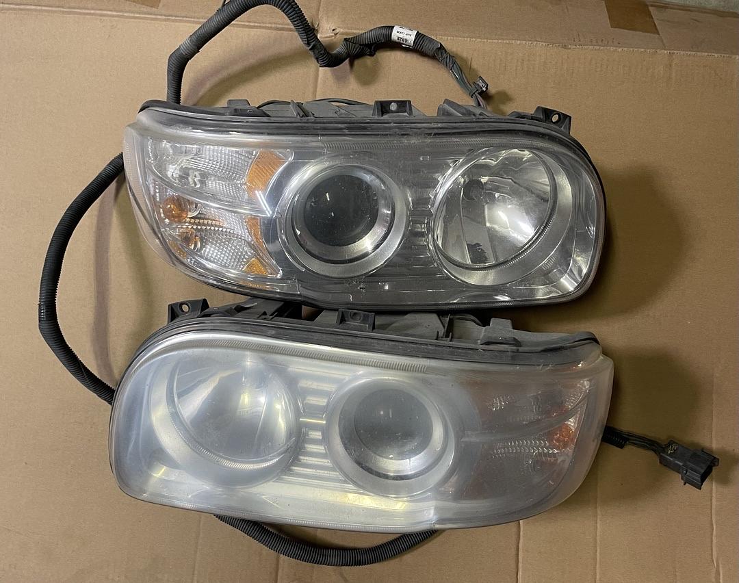 Pair of LED Lighting Chrome Housing Headlights Compatible with Peterbilt 389 2008-2022,Driver & Passenger Side