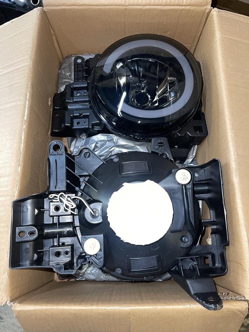 AS IS HL-LB-FJC072P-BK-SM-CL1 Pair LED DRL 07-14 FJ CRUISER black smoked housing with clear HEADLIGHTS