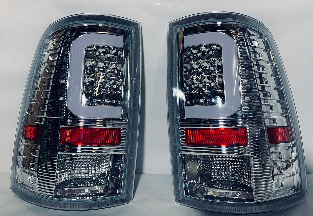 09-17 DODGE RAM 1500 10-17 DODGE RAM 2500 3500 chrome housing with smoked LED C-Style tail light
