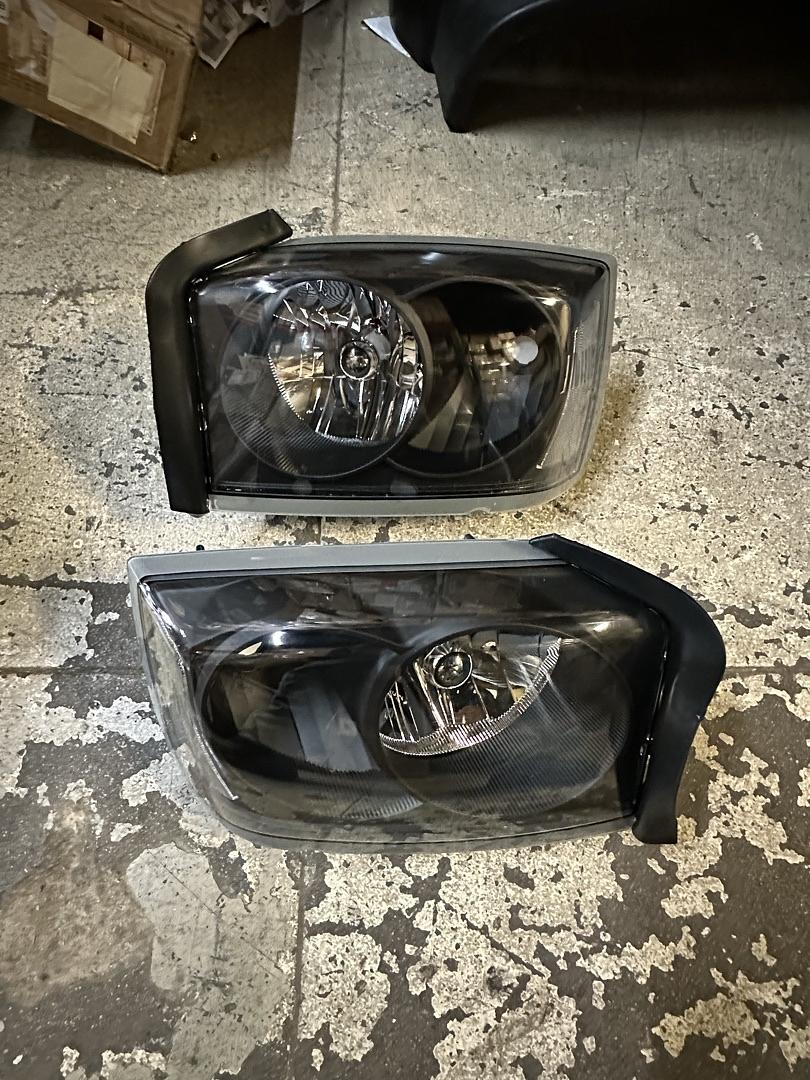 Dodge Dakota black clear headlights