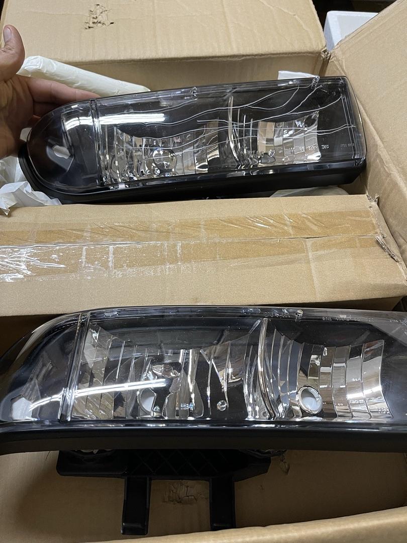 Single R and bottoms hl-oh-s10984p-BK-cl1 98-04 Chevrolet Blazer 98-04 Chevrolet S10