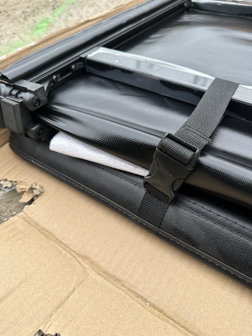 00-18 chevy silverado / gmc sierra 5.8ft steel craft Tonneau Cover trifold soft cover