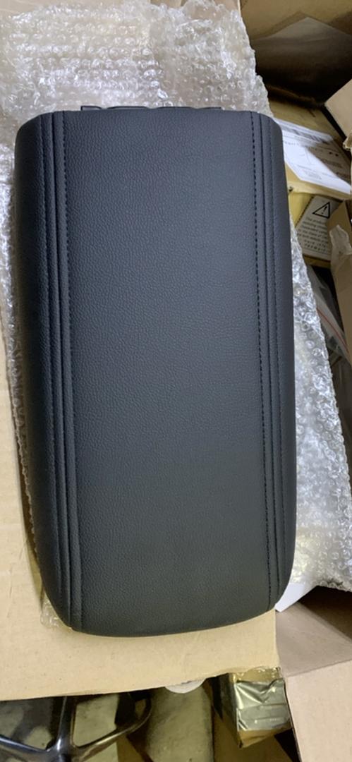 OE Style Leather Center Console Armrest Lid Assembly w/Latch