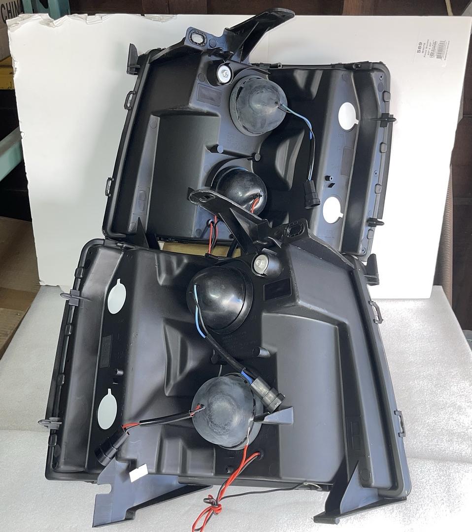 Chevy Silverado Smoked Projector LED Headlights for 2007 to 2013